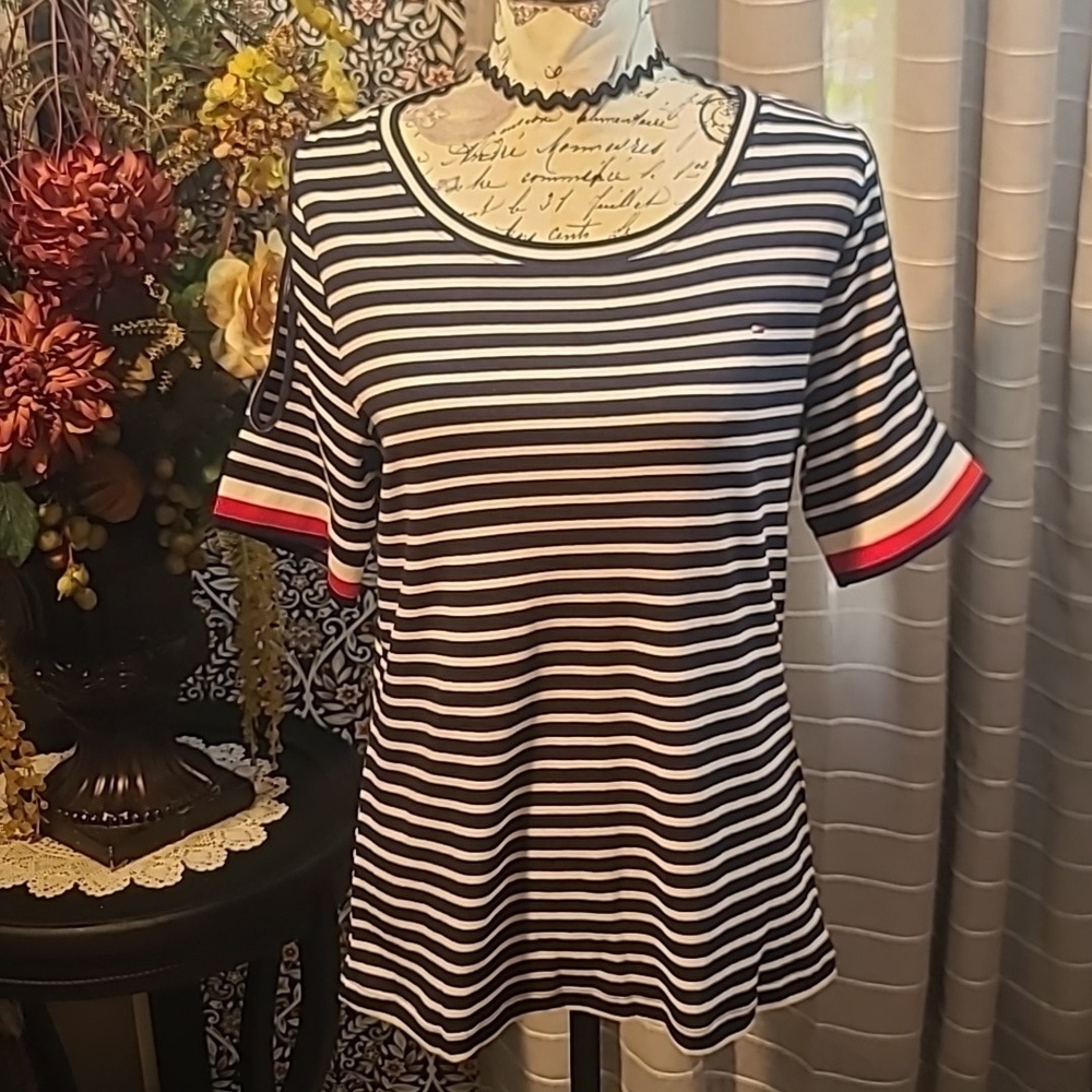 TOMMY HILFIGER knit stripped cold shoulder top